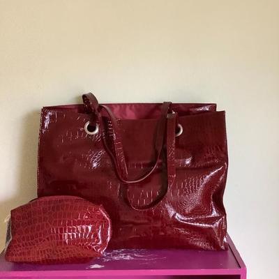 107: .Large Purses and Scarves