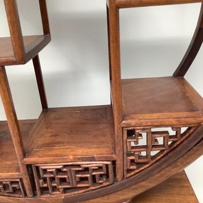 020: Oriental Round Rack and Watercolor Pictures