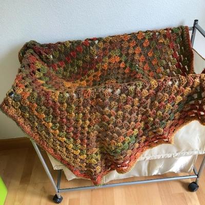 095:  More Beautiful Crocheted Finished Blankets 
