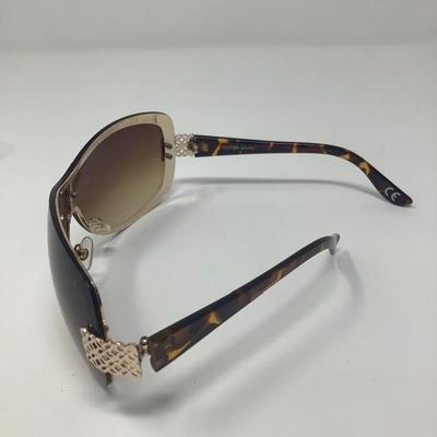 008:  Variety of Sunglasses 
