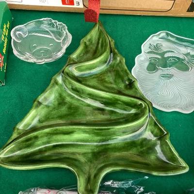 017:  Christmas Tree and Decorations