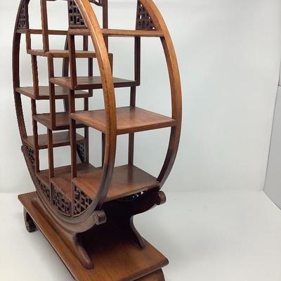 020: Oriental Round Rack and Watercolor Pictures
