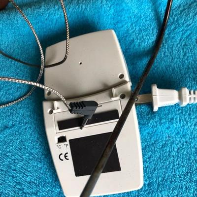 122:  Toaster, Mini Crock, Foreman Grill, Electric Knife, Hand Mixer
