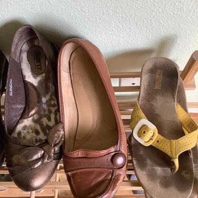 103: Womans Shoes Sizes 8 and 8-1/2