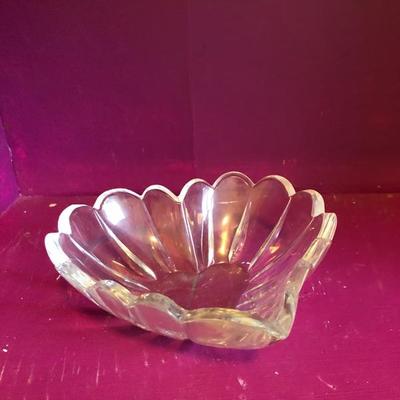 126:   Vintage Lit Crystal and Glass Collectibles 