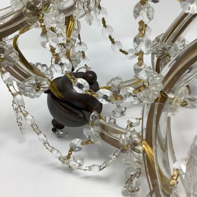024: Beautiful Crystal Chandelier