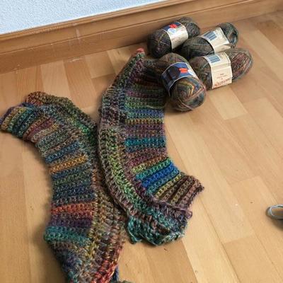 090:  Unfinished Knitting Projects With Yarn 