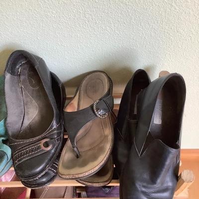104: Womenâ€™s Shoes Sizes 8 and 8-1/2
