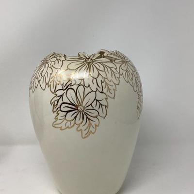 029:  Vanity Mirror,  Clar-est Vase, Glass Plate on Plate Stand
