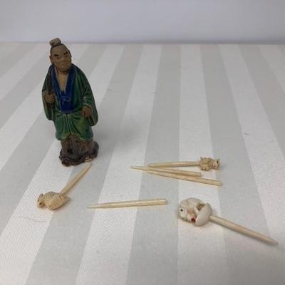 138:   Mud Men Figurines *vintage*