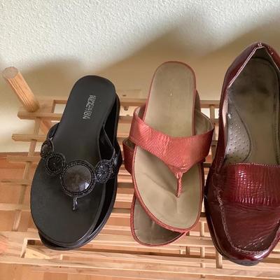 104: Womenâ€™s Shoes Sizes 8 and 8-1/2