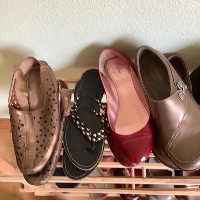 104: Womenâ€™s Shoes Sizes 8 and 8-1/2