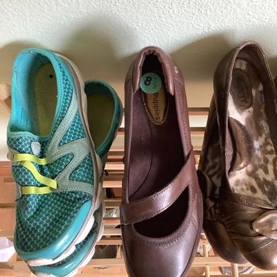 103: Womans Shoes Sizes 8 and 8-1/2