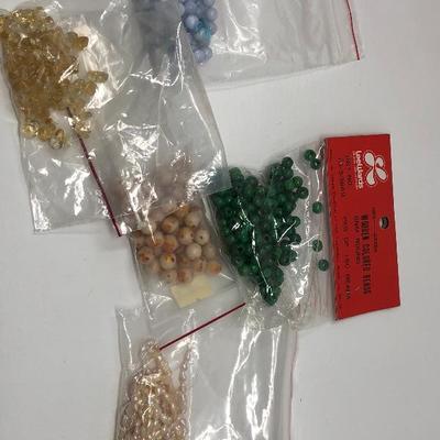 082:  Loads and Loads of Beads for Jewelry Making