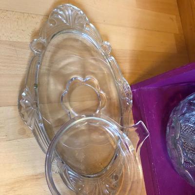126:   Vintage Lit Crystal and Glass Collectibles 