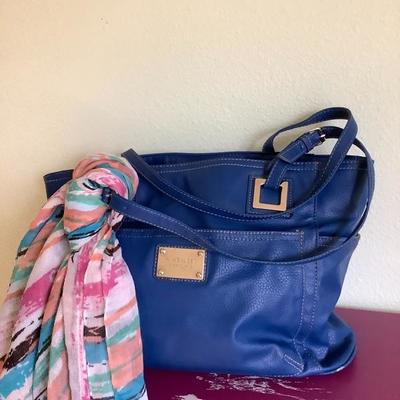 107: .Large Purses and Scarves