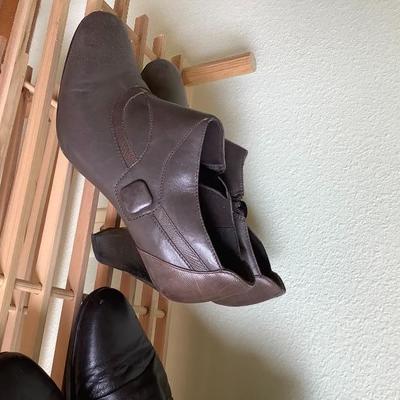 102: Womenâ€™s Shoes Sizes 8 to 8-1/2