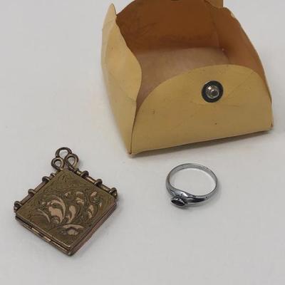 086:  Childâ€™s 2mm Christening Ring and Vintage Pendant 