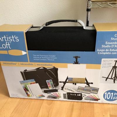 096:  Artists Loft Painting Kit, Paint Brushes and Art Supplies