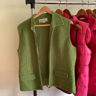 206: Huge Lot Womenâ€™s Vests