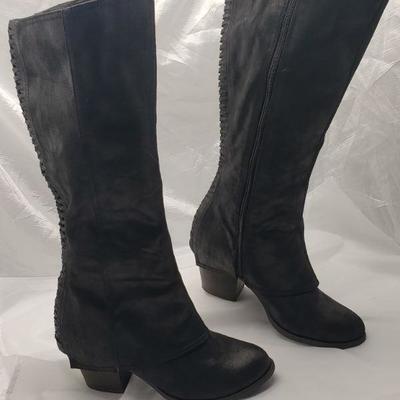Womans size 8.5 leather boots