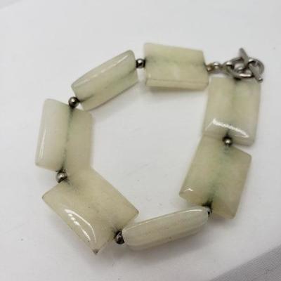 Jade beaded bracelet