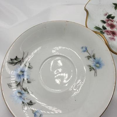 Set or two small plates floral print