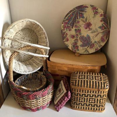Lot #64 Baskets and decorative boxes
