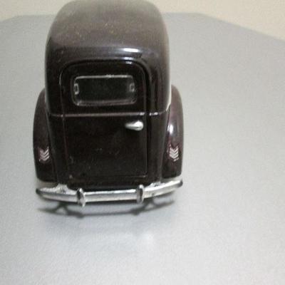 1940 Ford Sedan Delivery 1:24