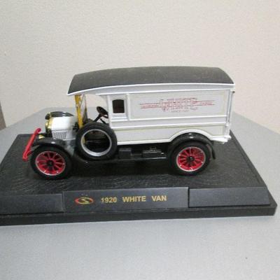 Signature Models 1:32 Scale Die Cast Car - 1920 White Van