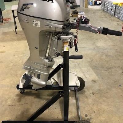 Honda 9.9 HP (Four Stroke) Outboard Motor w/stand