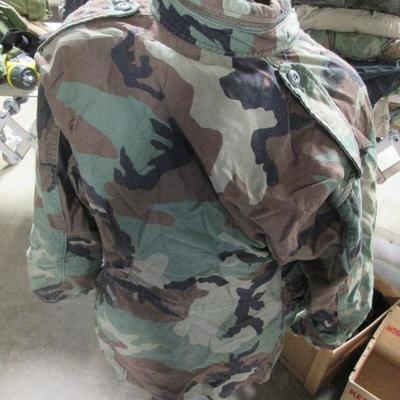 Item 137 - US Military Cold Weather Coat Size Extra Small Extra Short