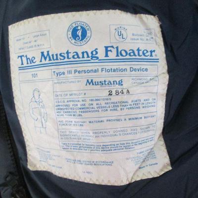 The Mustang Floater - Size Large