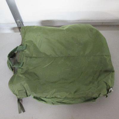 Item 79 - Flyer's Helmet Bag