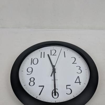 Universal Wall Clock 12