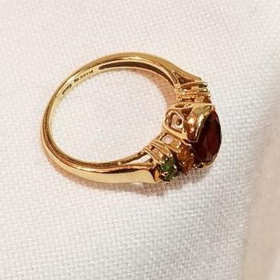 14k yellow gold, 3.2 grams gemstone ring
