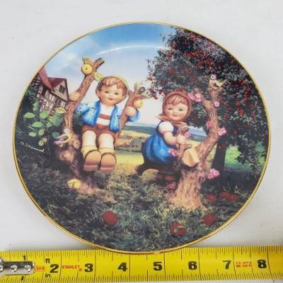 Apple Tree Boy and Girl Plate, M.J. Hummel, Little Companions