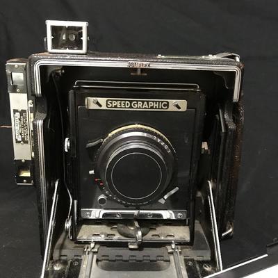 Lot 104 - Graflex Speed Camera with Four Lisco Regal II Film Holders