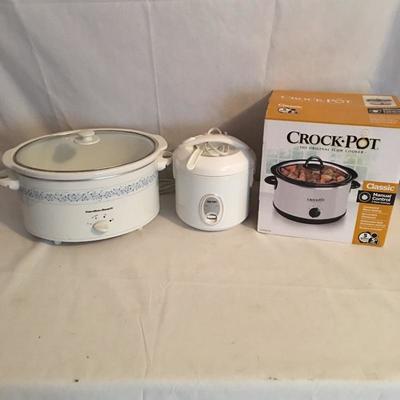 Lot 43 - Pair of Slow Cookers and Rice cooker