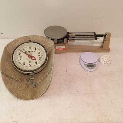 Lot 153 - Scales and Timer