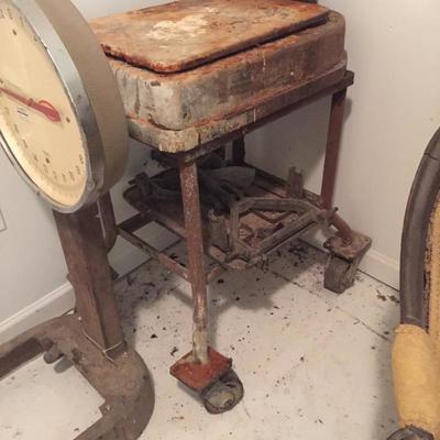 Lot 128 - Two Vintage Scales