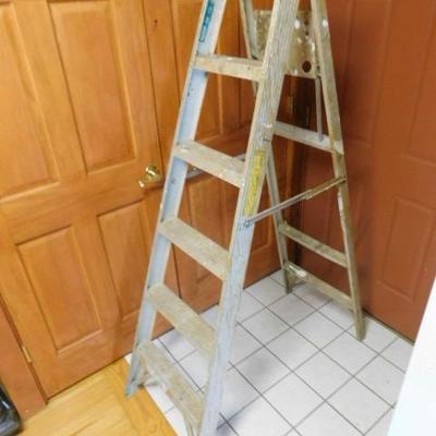 Unit Two:  6' Alumimun Fold Step Ladder