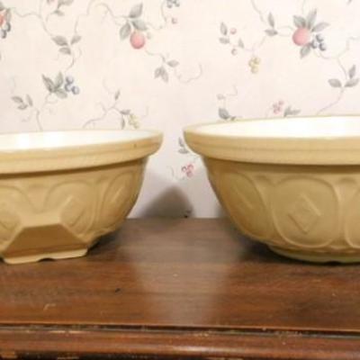 Set of Green's English Pottery Mixing Bowls 10