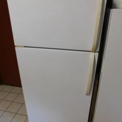 Kelvinator No Frost Refrigerator/Freezer 28