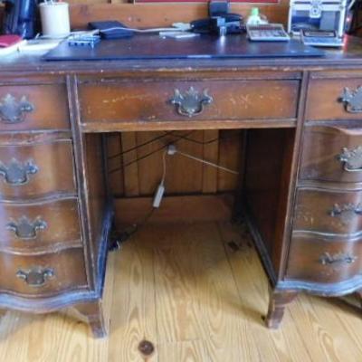 Antique Mahogany Leather Inlay Topped Desk Serpentine Drawers 41