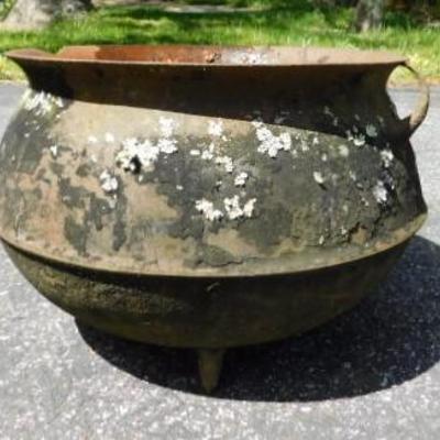 Antique 12 Gallon Footed Cast Iron Kettle with Double Casting Bars