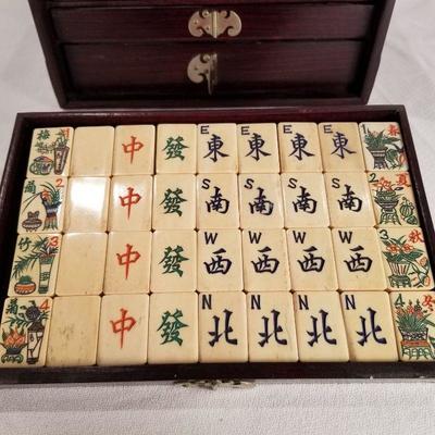 Mahjong Set in an Amazing Asian Carrier