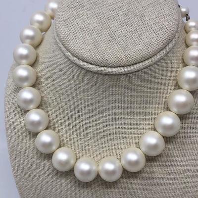 247: Pearl earrings and Choker 