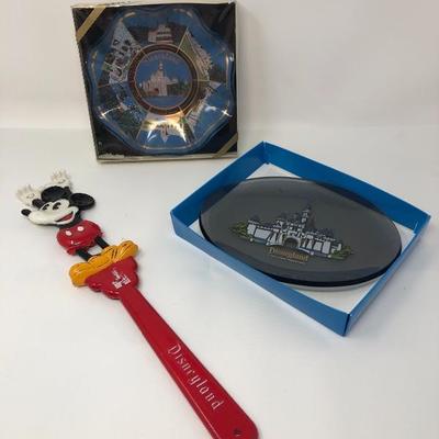 071:  Disney Vintage Souvenirs 