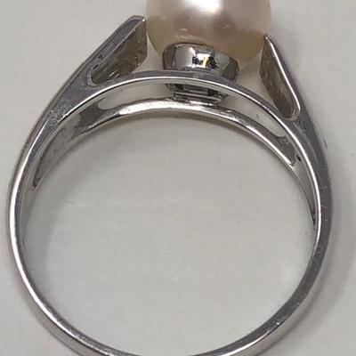 248:  14 K White Gold Pearl Ring with Pearl Earrings 